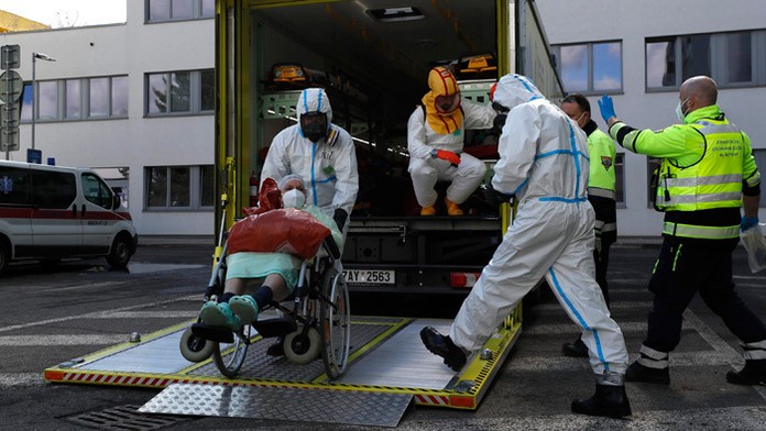 V Česku pribudlo najviac nakazených od začiatku pandémie