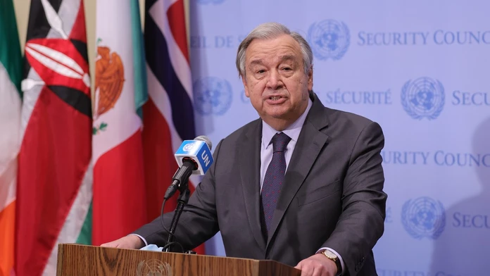 Svet sa ženie do klimatickej katastrofy, varoval Guterres