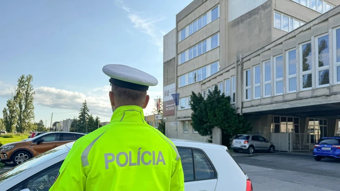 Policajt