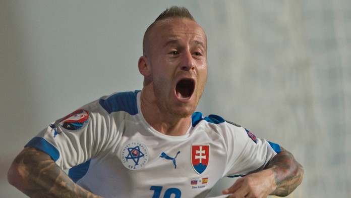 Chelsea dala zaňho Nitre milióny, schoval Neymara a tlieskal mu Messi. Ako sa malý „Miňo“ stal veľkým
