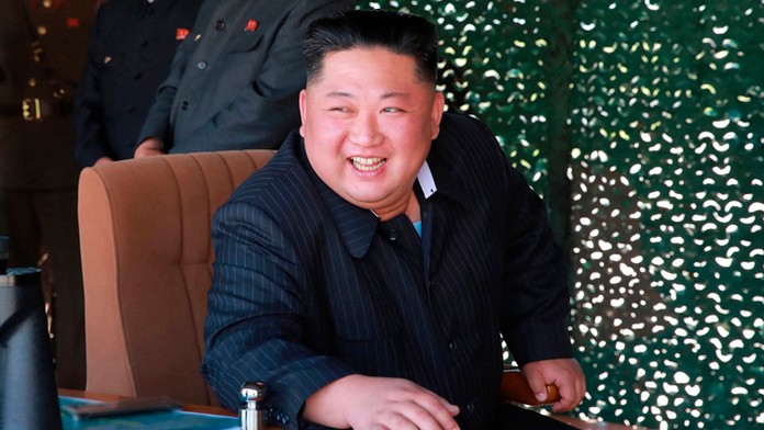 Harry a Meghan ukazujú syna britskej kráľovnej Alžbete a princovi Philipovi. 