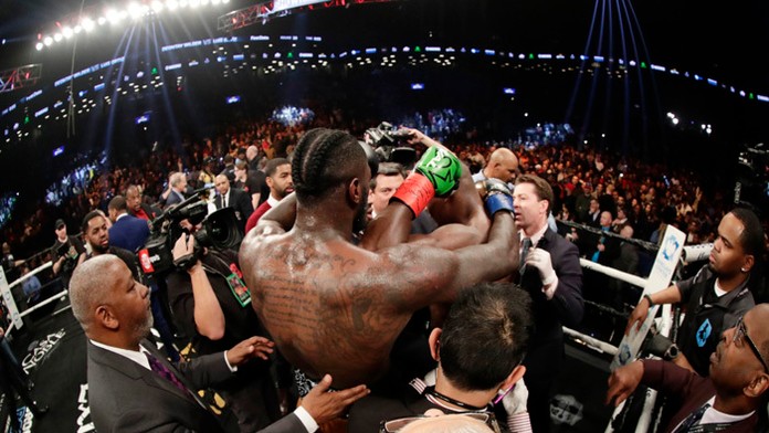 Deontay Wilder vyhral v 10. kolách.