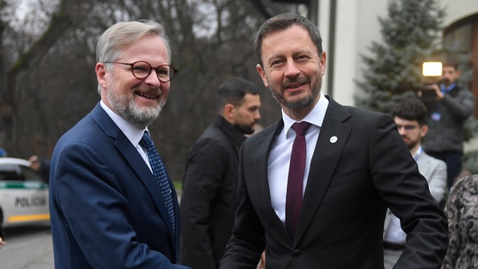 Premiér Eduard Heger a český premiér Petr Fiala.