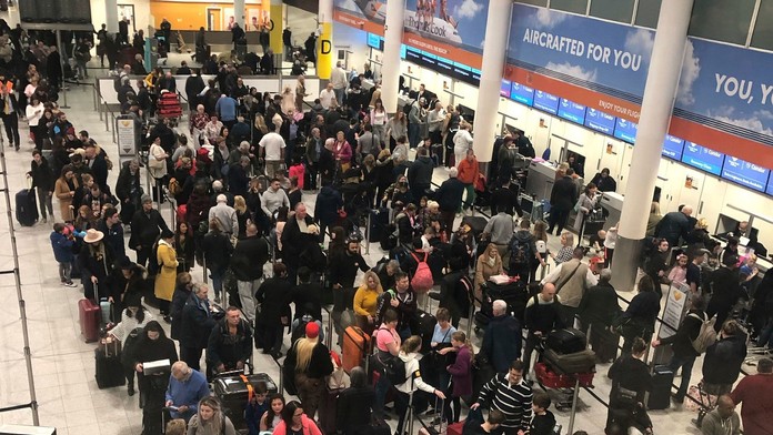 Londýnske letisko paralyzovali drony