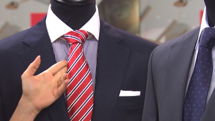 Ako si vybrať správne oblek? Toto je ten správny príklad.