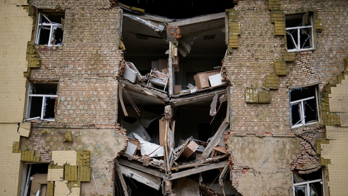 Ukrajinský obmbudsman radí Ukrajincom, aby v záujme prežitia dočasne prijali ruské pasy