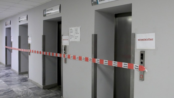 Zatopená nemocnica v Nových Zámkoch