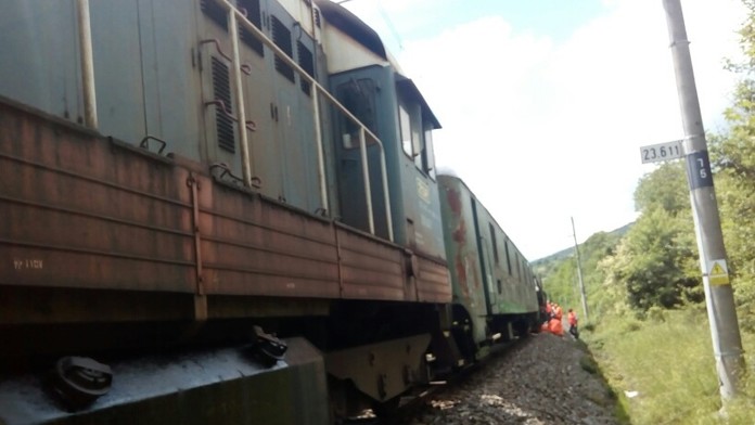 Na snímke vykoľajený služobný vlak Železníc Slovenskej republiky (ŽSR) 