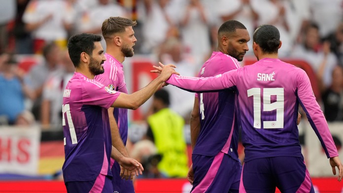 Komplikácie pre domáci výber. Dirigent obrany utrpel vážne zranenie, ďalší stopér sa vykartoval