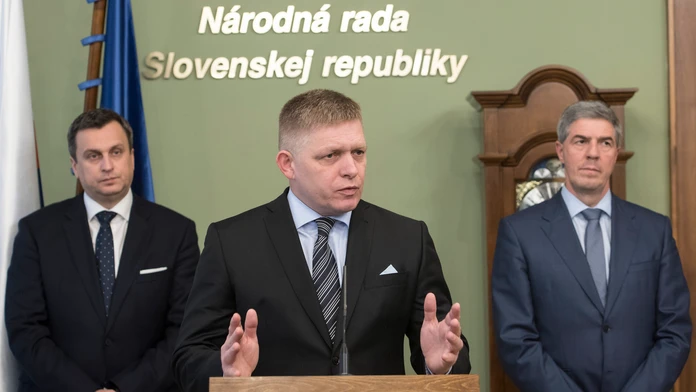 Virálnym sa stal aj rozhovor analytika s BBC, ktorý narušili deti.