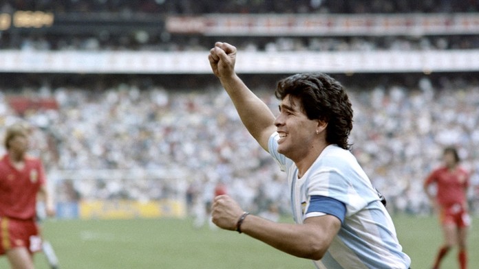 Bola 35 rokov nezvestná, neskôr ju kúpili za pár stoviek. Teraz Maradonova Zlatá lopta ide do dražby