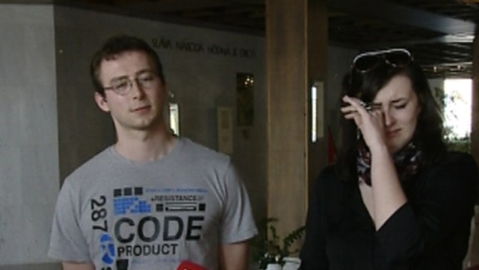 Kalinak rozplakal dievca.