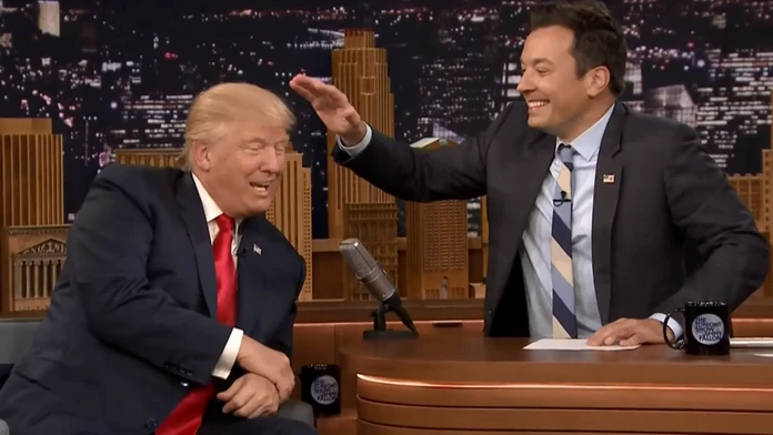 Donald Trump sa nechal rozstrapatiť od moderátora