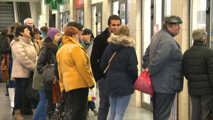 Seniori si nechali vybavovanie pasu na poslednú chvíľu