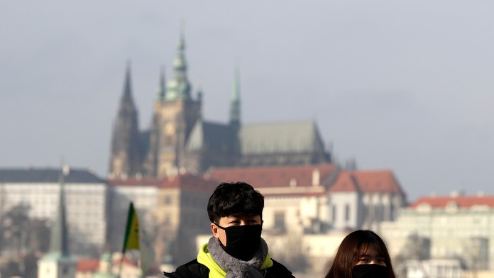 Kouč Leverkusenu Peter Bosz pred duelom proti Düsseldorfu.