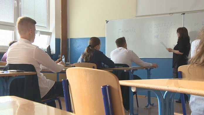 17_RUTTKAY_UHYN_tvnoviny.mp4