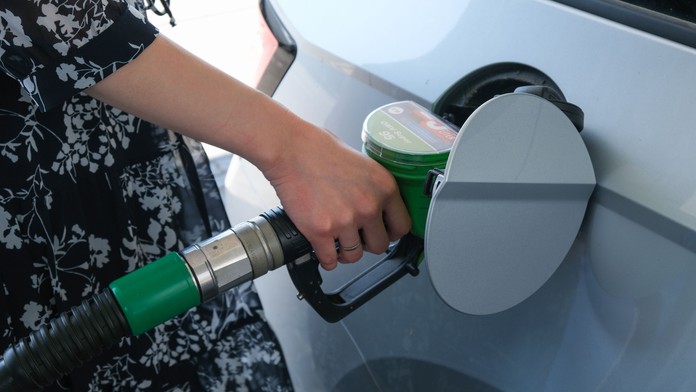 Koľko vás bude stáť tankovanie na dovolenke? Prinášame prehľad cien v obľúbených destináciách