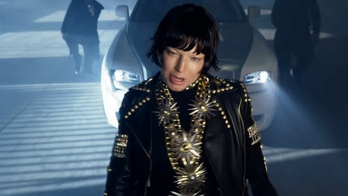 Fergie vo videoklipe Like It Ain’t Nuttin‘