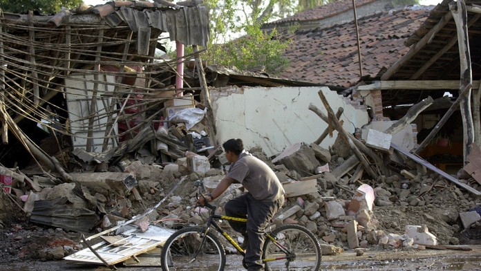 MEXICO_QUAKE_31R4O_OR0.jpg