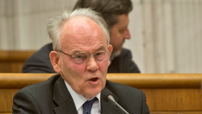 Na snímke poslanec NR SR Jozef Mikloško (KDH)