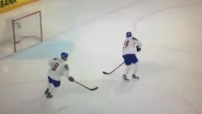 Eggerov vlastný gól.