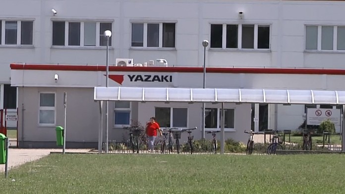 Stovky zamestnancov spoločnosti YAZAKI Michalovce majú strach. Šepká sa o prepúšťaní