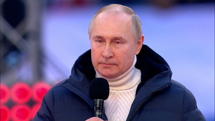 Odborník o čistkách Putina v Kremli: Je logické, že po mesačnom konflikte hľadajú „obetných baránkov“