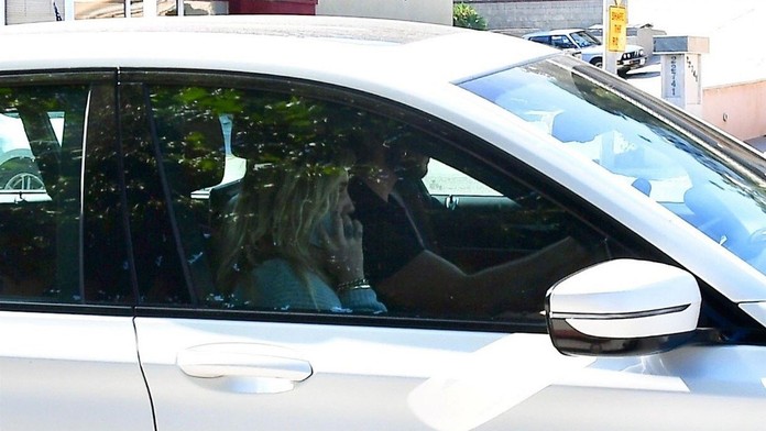 Miley Cyrus (25) a Liam Hemsworth (28)