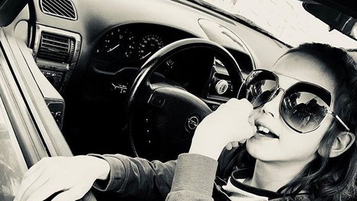 Piataci vypĺňajú test z matematiky počas testovania piatakov.