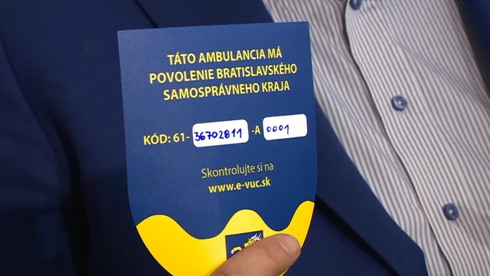Nálepka, ktorá odlíši pravého lekára od falošného