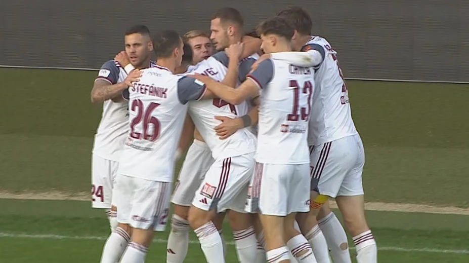 VIDEO: Komárno neuspelo ani doma s Podbrezovou. Hostí spasil v závere pekným gólom Galčík