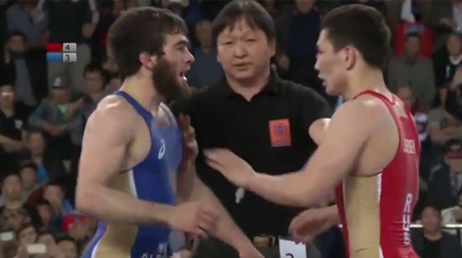 Pre bitku na zápasníckej žinenke sa svetový šampión vzdal Ria