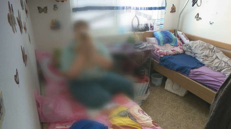 Hrozilo mu 16 rokov. Muž, ktorý údajne sexuálne napadol neter s mentálnym postihnutím, dostal podmienku