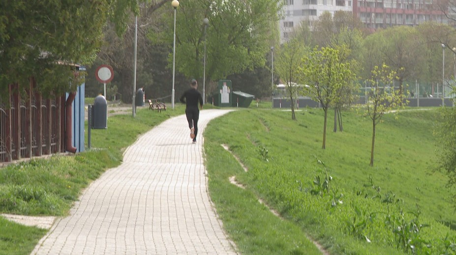 Čo sa dalo, saharský prach aj farebne zladil. Podľa odborníkov poteší poľnohospodárov