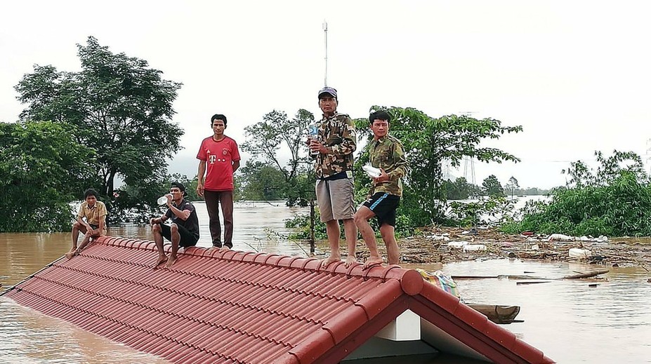 Po pretrhnutí hrádze v Laose pokračuje pátranie po 131 nezvestných