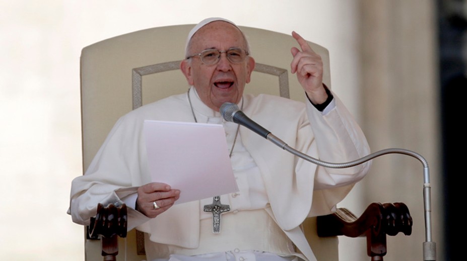 Pápež počas omše v Rangúne vyzval odpustiť a nemstiť sa