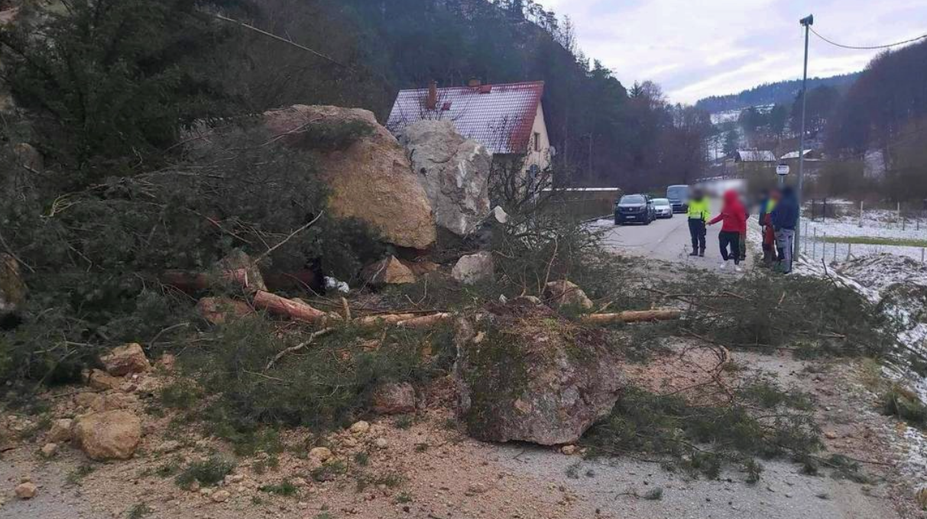 Brigita tvrdí, že sa druhýkrát narodila. Počas jazdy zasiahli jej auto padajúce skaly