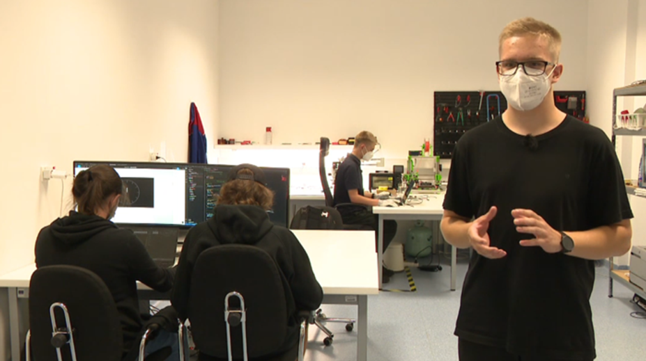 Sú mladí a ambiciózni. Nadaní IT-čkári pomáhajú zmodernizovať školstvo aj meteorológiu