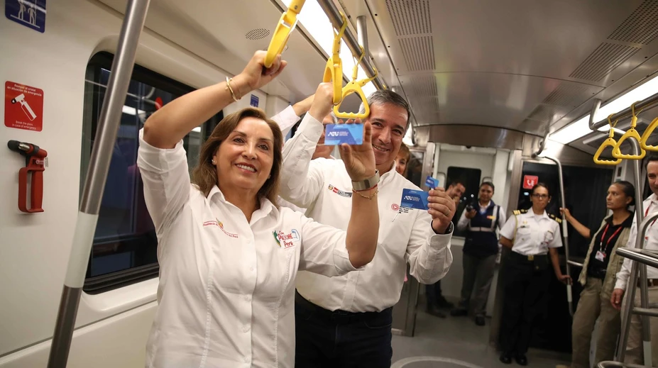 Peru zasiahla hlboká vládna kríza. Pre luxusné hodinky prezidentky odstúpilo už 6 ministrov