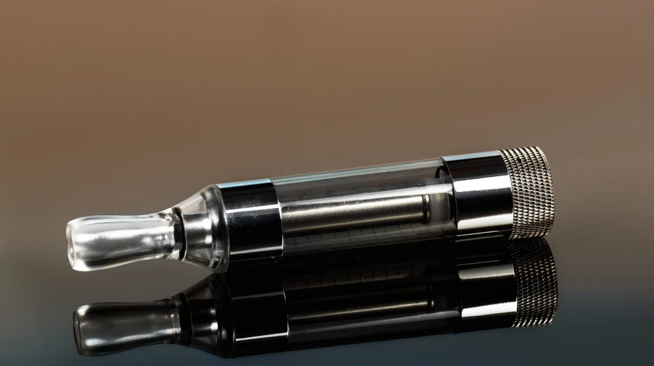 Kvôli elektronickej cigarete muselo núdzovo pristáť lietadlo