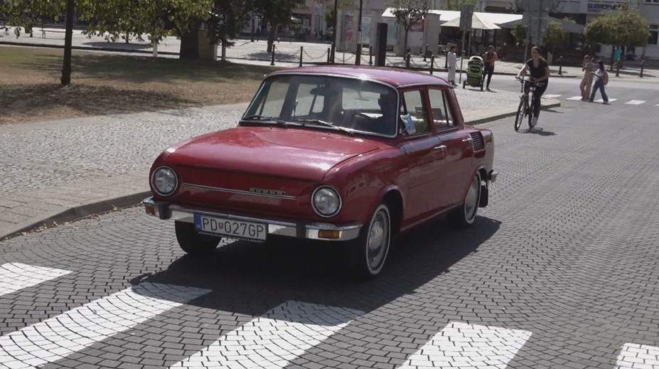 Škoda 100 oslavuje 55 rokov. Nadšenci starých vozidiel ju majú v garážach dodnes