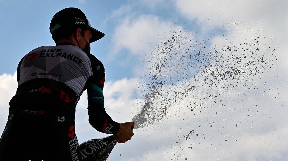 Giro: Yates po úniku vyhral 19. etapu, na Bernala stiahol pol minúty