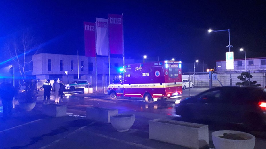 V bratislavskej Petržalke horela veľká hala, škody sú za státisíce eur