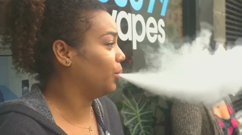 Newyorský guvernér chce zakázať príchute do elektronických cigariet
