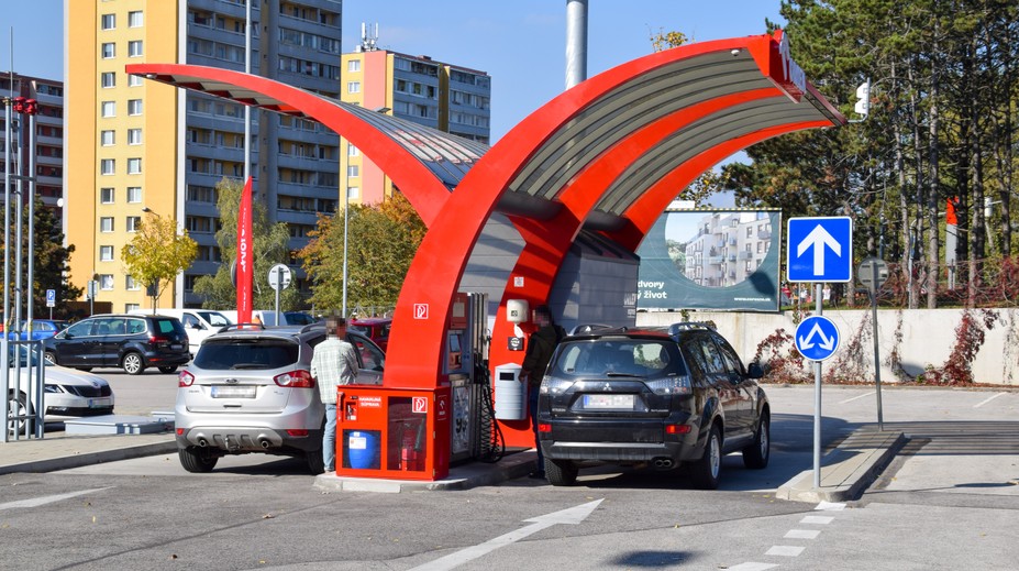 Poľská firma PKN Orlen sa rozširuje aj na Slovensku. Preberá desiatky čerpacích staníc od Slovnaftu