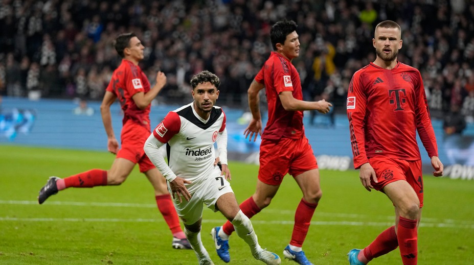Egypťan z Frankfurtu úradoval a Bayern znovu zakopol. Bundeslige už bodovo nekraľuje sám