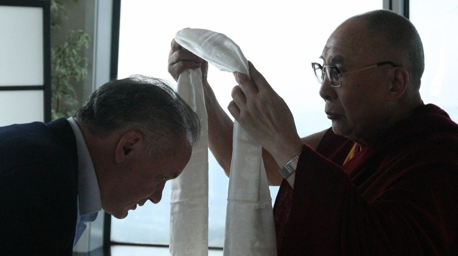 Stretnutie Kisku s dalajlámom Slovensko poškodí, varuje Lajčák