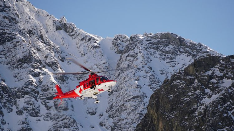 Vo Vysokých Tatrách skolaboval turista. Oživiť sa ho nepodarilo