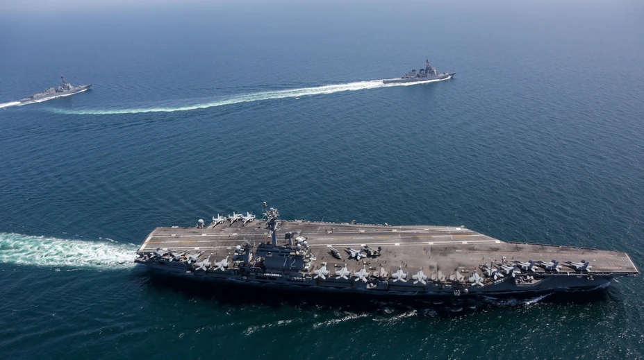 Americká lietadlová loď USS Abraham Lincoln priplávala na Blízky východ