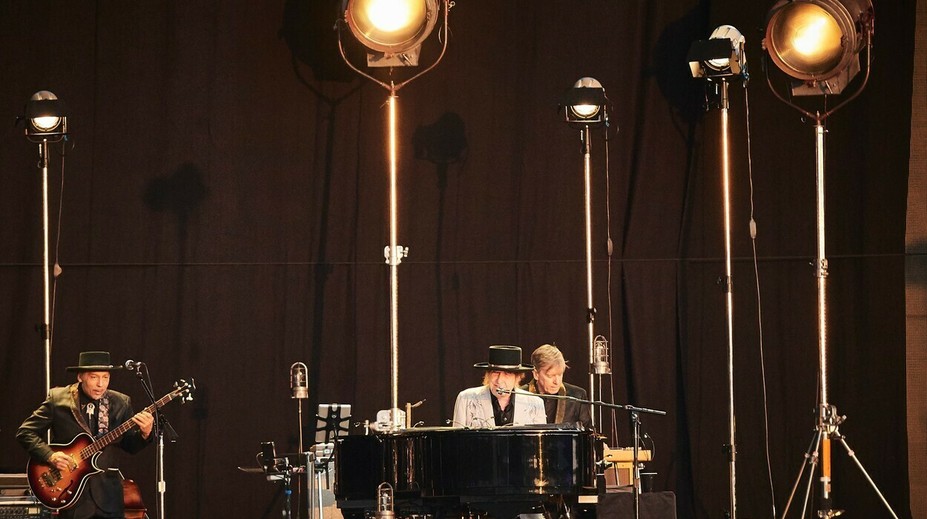 Čelí obrovskej žalobe! Slávny spevák údajne zneužíval 12-ročné dievča